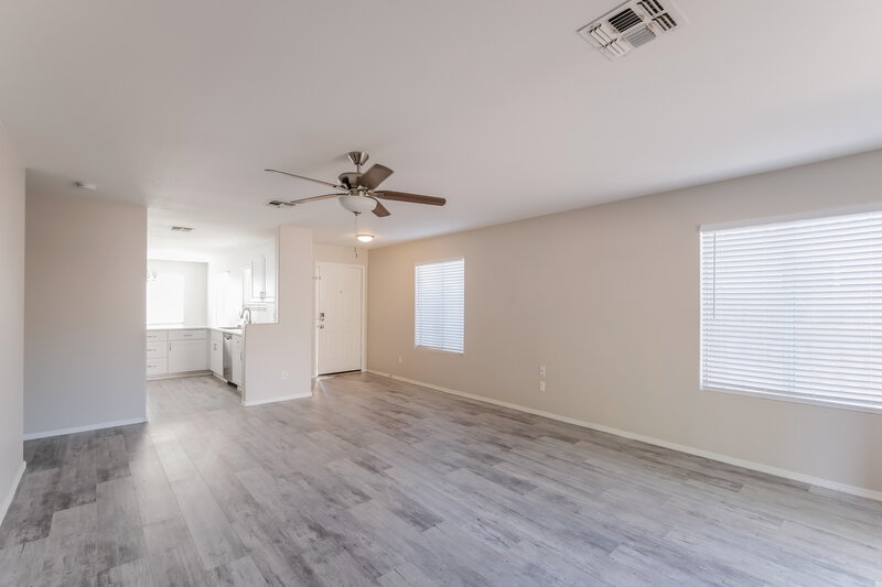2,220/Mo, 24620 N 38th Lane Glendale, AZ 85310 Living Room View 3