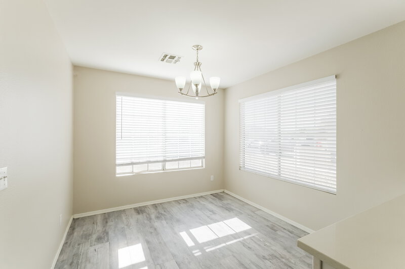 2,220/Mo, 24620 N 38th Lane Glendale, AZ 85310 Dining Room View 2