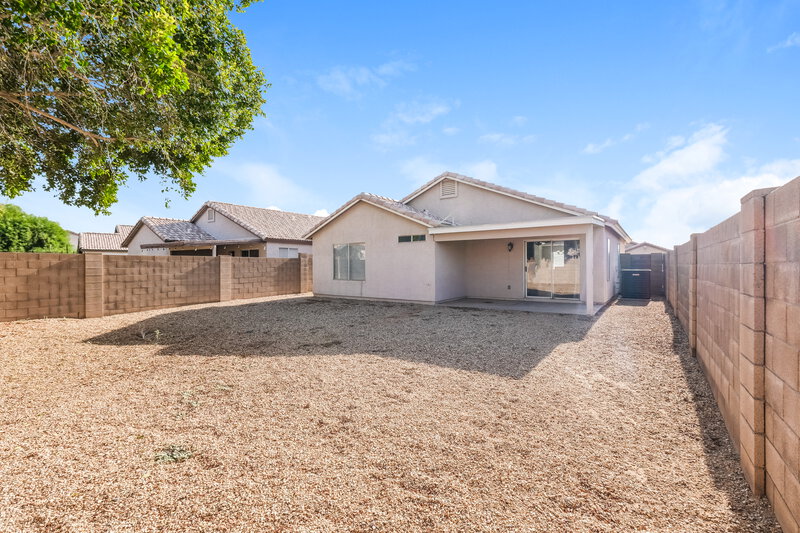 2,220/Mo, 24620 N 38th Lane Glendale, AZ 85310 Rear View