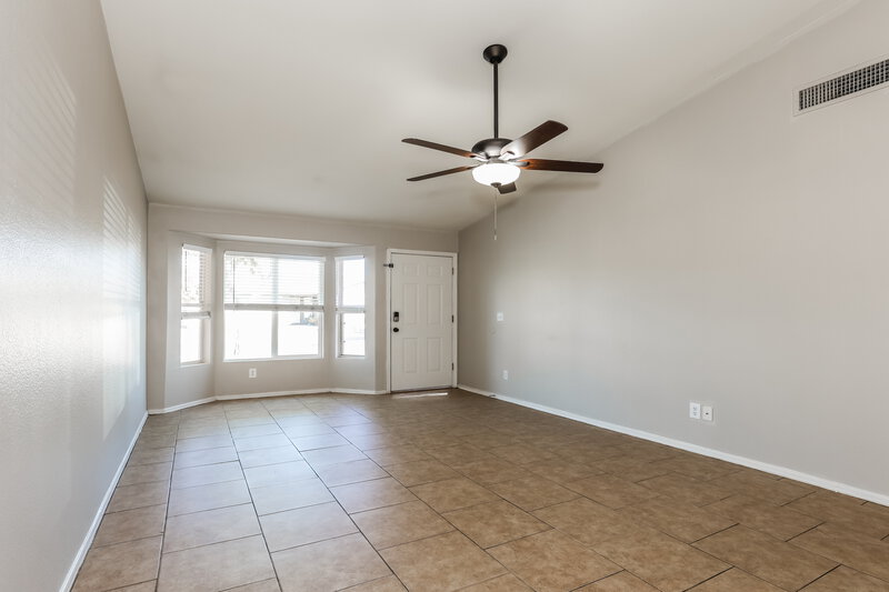 1,870/Mo, 6409 W Pima St Phoenix, AZ 85043 Living Room View