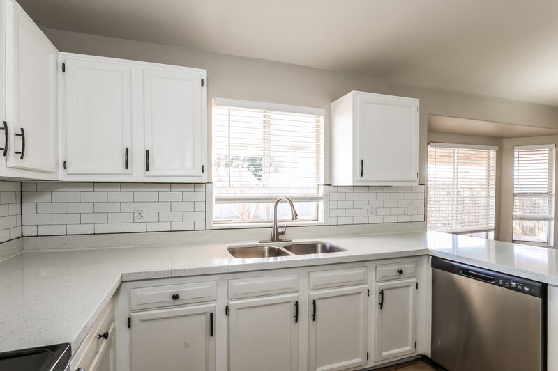 1,870/Mo, 6409 W Pima St Phoenix, AZ 85043 Kitchen View