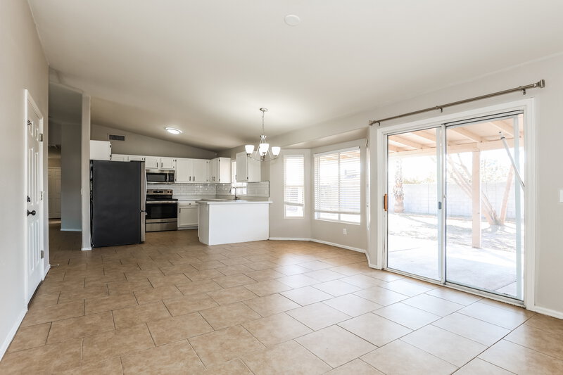 1,870/Mo, 6409 W Pima St Phoenix, AZ 85043 Family Room View