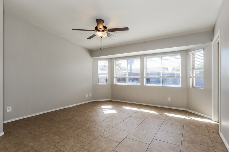 1,870/Mo, 6409 W Pima St Phoenix, AZ 85043 Main Bedroom View