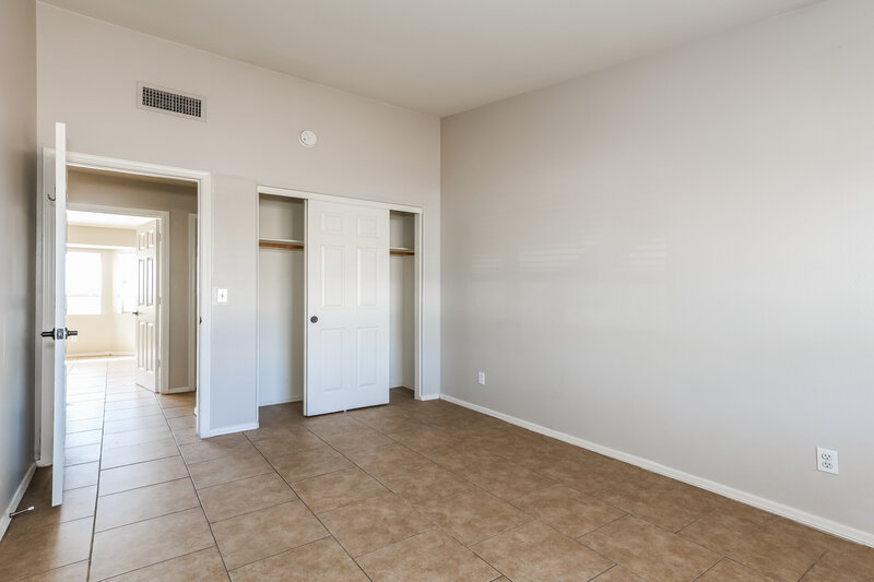 1,870/Mo, 6409 W Pima St Phoenix, AZ 85043 Bedroom View