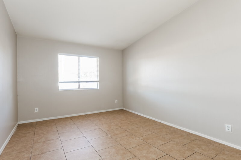 1,870/Mo, 6409 W Pima St Phoenix, AZ 85043 Bedroom View 2