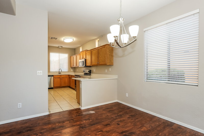 2,165/Mo, 865 E Stottler Dr Gilbert, AZ 85296 Dining Room View 2