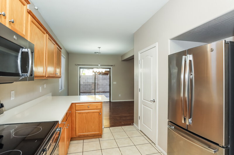 2,165/Mo, 865 E Stottler Dr Gilbert, AZ 85296 Kitchen View 2