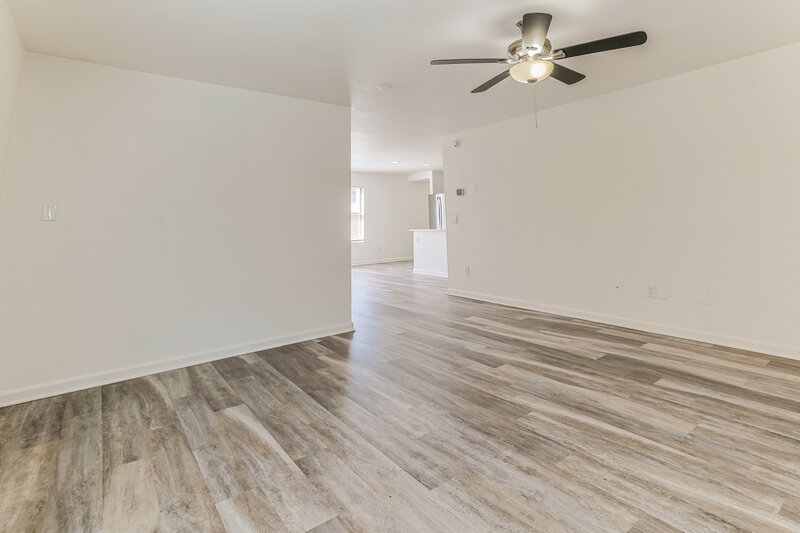 2,285/Mo, 2361 E 35th Ave Apache Junction, AZ 85119 Living Room View