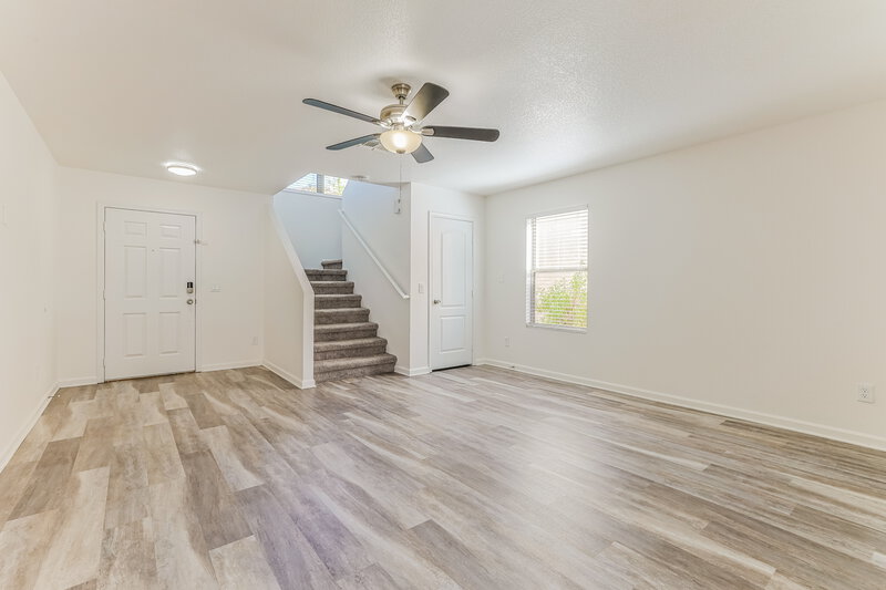 2,285/Mo, 2361 E 35th Ave Apache Junction, AZ 85119 Living Room View 3
