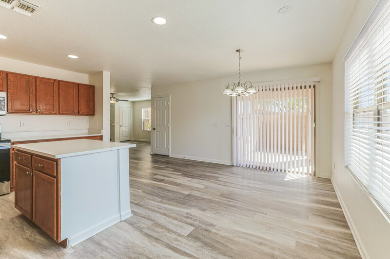 2,285/Mo, 2361 E 35th Ave Apache Junction, AZ 85119 Dining Room View 2