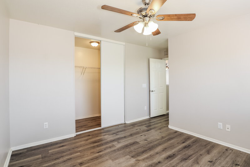 1,645/Mo, 12731 W Larkspur Rd El Mirage, AZ 85335 Main Bedroom View