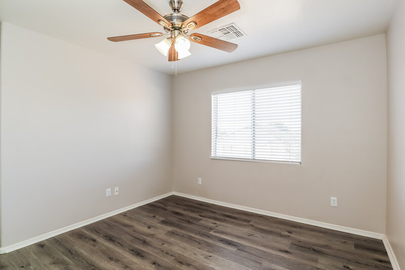 1,645/Mo, 12731 W Larkspur Rd El Mirage, AZ 85335 Main Bedroom View 2