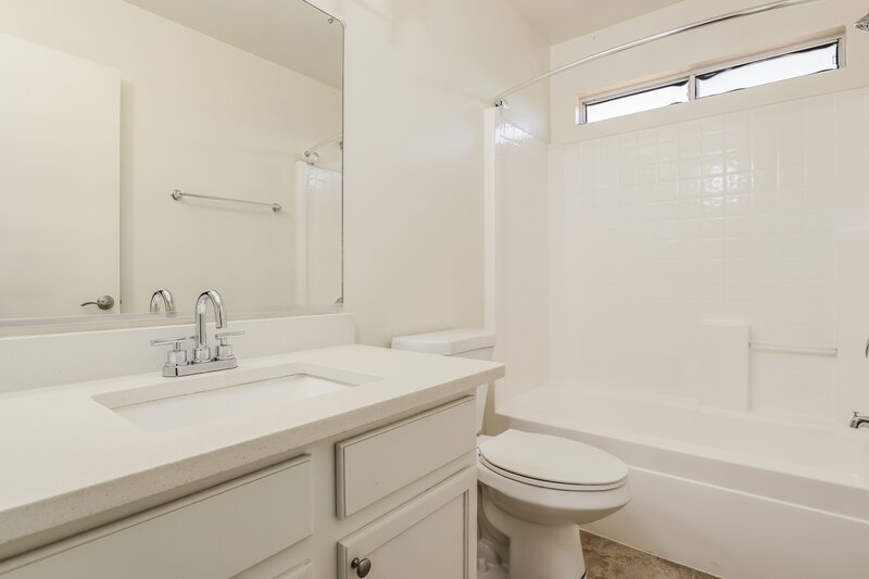 1,645/Mo, 12731 W Larkspur Rd El Mirage, AZ 85335 Main Bathroom View