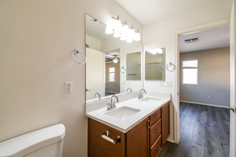 1,955/Mo, 10222 E Baltimore Street Mesa, AZ 85207 Bathroom View