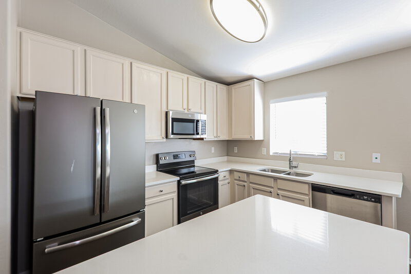 1,930/Mo, 12817 W Mandalay Ln El Mirage, AZ 85335 Kitchen View