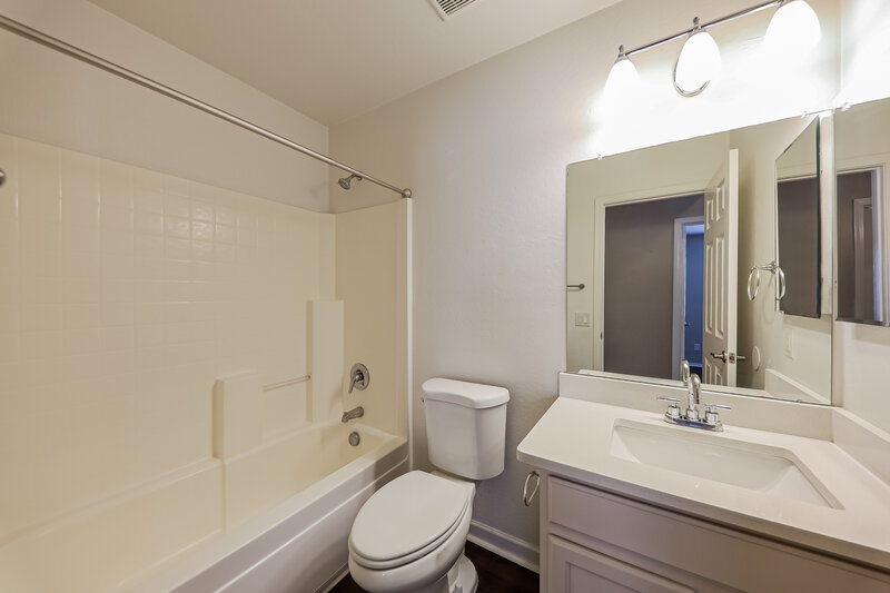 1,930/Mo, 12817 W Mandalay Ln El Mirage, AZ 85335 Bathroom View