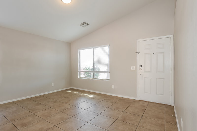 1,880/Mo, 15814 W Jackson Street Goodyear, AZ 85338 Living Room View