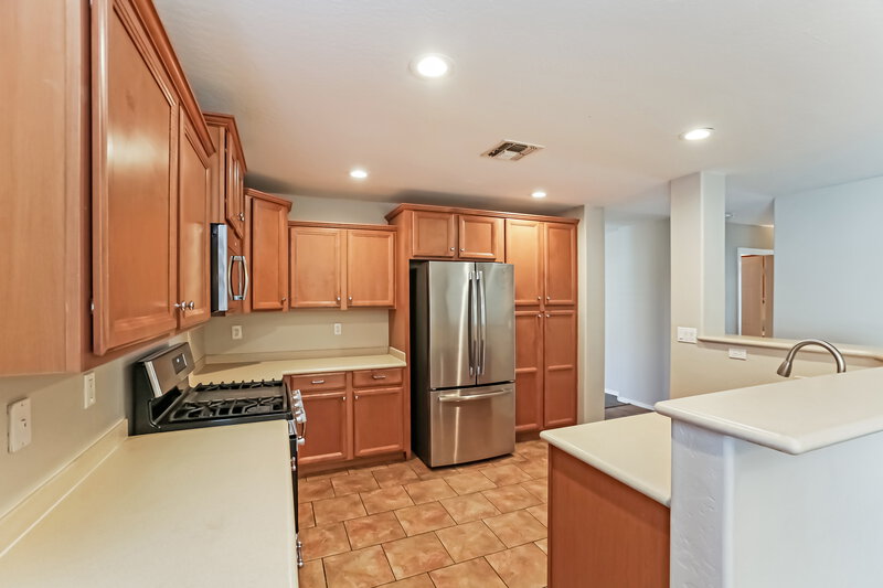 2,175/Mo, 2109 W Nancy Ln Phoenix, AZ 85041 Kitchen View
