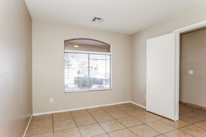 2,210/Mo, 10637 W Nez Perce Street Tolleson, AZ 85353 Living Room View