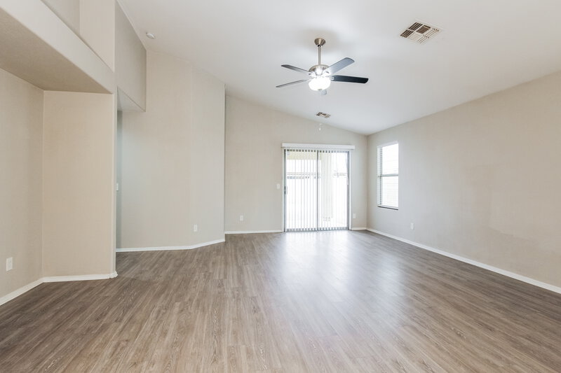 2,035/Mo, 6640 S 44th Ave Laveen, AZ 85339 Living Room View