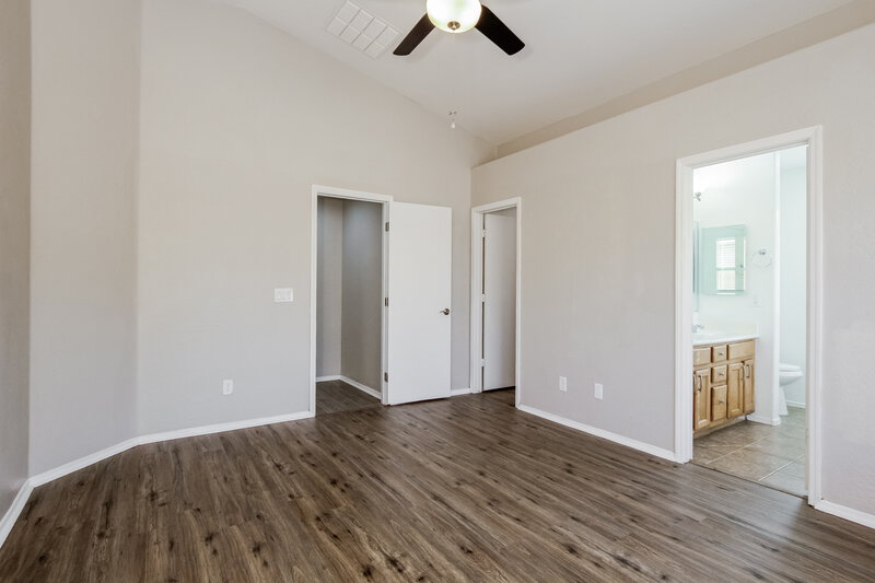 2,035/Mo, 6640 S 44th Ave Laveen, AZ 85339 Main Bedroom View 2