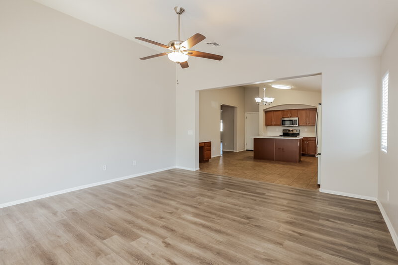 2,970/Mo, 3709 S 71st Dr Phoenix, AZ 85043 Family Room View 2