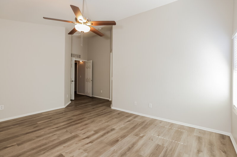 2,970/Mo, 3709 S 71st Dr Phoenix, AZ 85043 Main Bedroom View 2