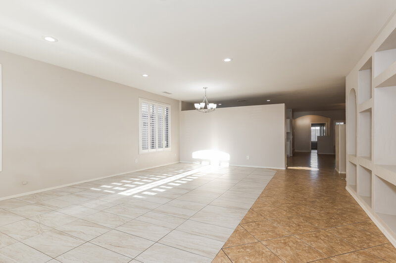 2,130/Mo, 1913 S 83rd Dr Tolleson, AZ 85353 Family Room View