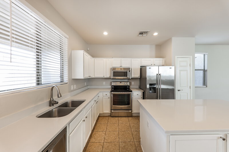 1,985/Mo, 11792 N 147th Ln Surprise, AZ 85379 Kitchen View