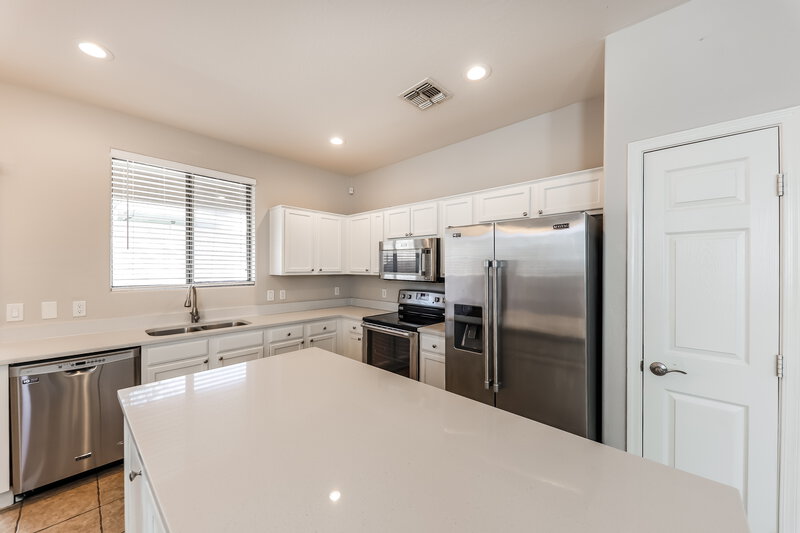 1,985/Mo, 11792 N 147th Ln Surprise, AZ 85379 Kitchen View 2