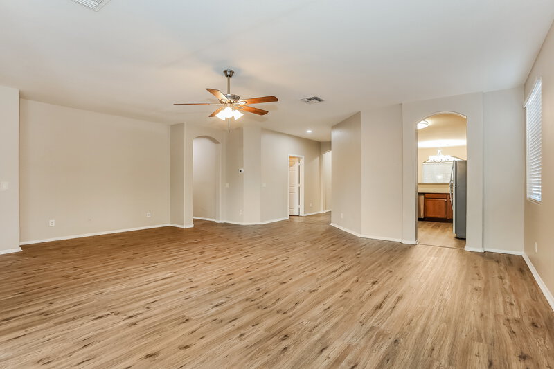 1,875/Mo, 6603 S 17th Ave Phoenix, AZ 85041 Living Room View 2