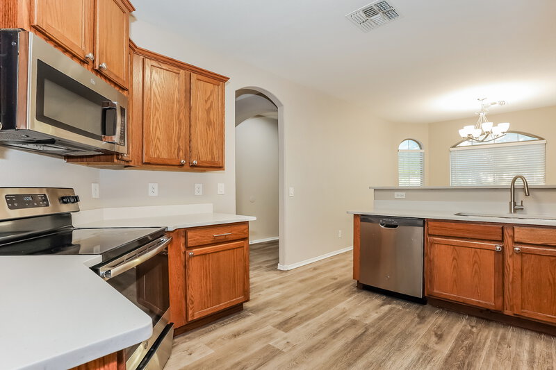 1,875/Mo, 6603 S 17th Ave Phoenix, AZ 85041 Kitchen View 2