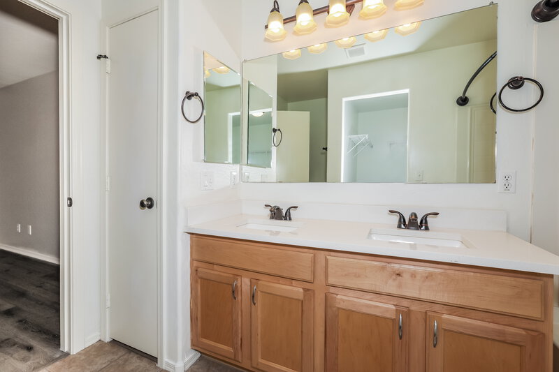 1,995/Mo, 2050 E Andalusian Loop Queen Creek, AZ 85140 Main Bathroom View 2