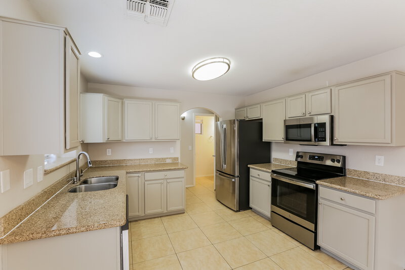 1,940/Mo, 12933 W Monte Vista Avondale, AZ 85392 Kitchen View