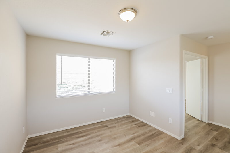 1,940/Mo, 12933 W Monte Vista Avondale, AZ 85392 Bedroom View 3