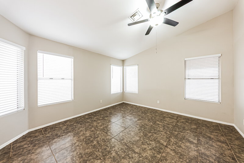 2,135/Mo, 7317 W Greer Ave Peoria, AZ 85345 Living Room View