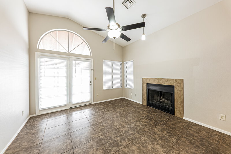 2,135/Mo, 7317 W Greer Ave Peoria, AZ 85345 Living Room View 3