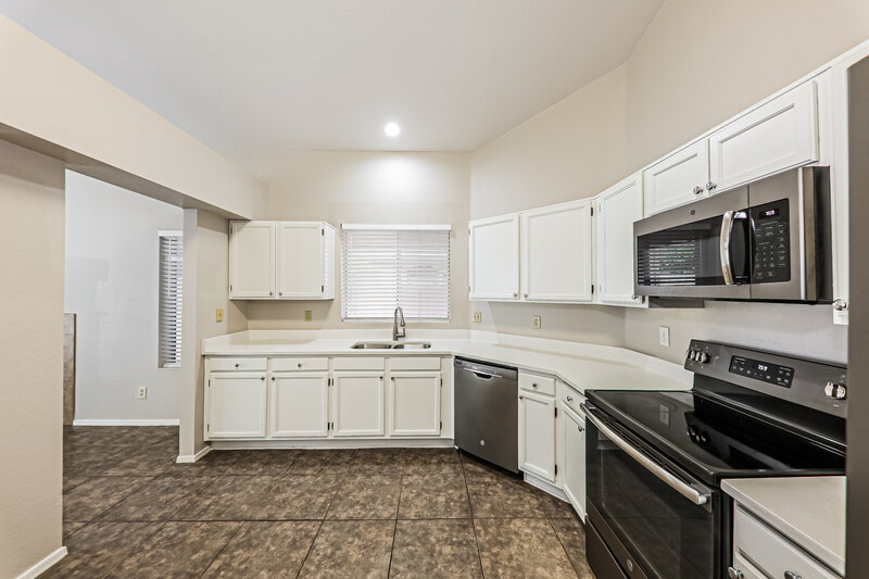2,135/Mo, 7317 W Greer Ave Peoria, AZ 85345 Kitchen View 2