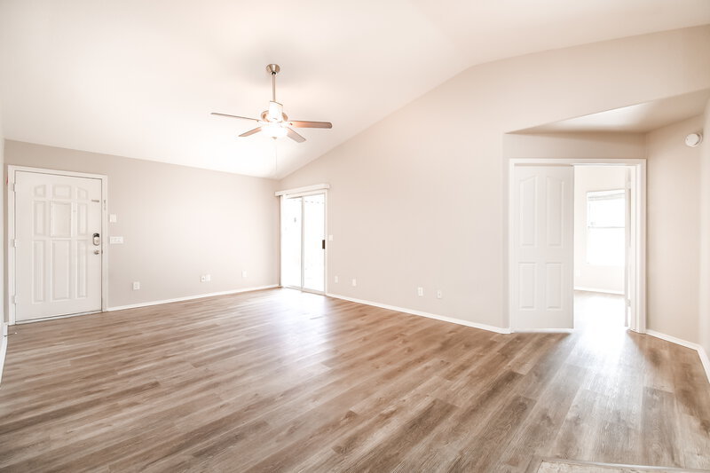 2,285/Mo, 3931 E San Remo Ave Gilbert, AZ 85234 Living Room View 3