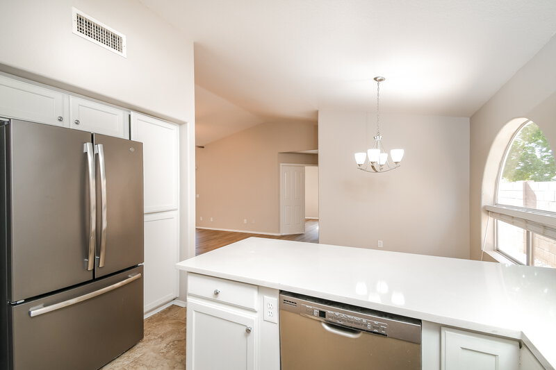 2,285/Mo, 3931 E San Remo Ave Gilbert, AZ 85234 Kitchen View
