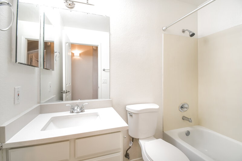 2,285/Mo, 3931 E San Remo Ave Gilbert, AZ 85234 Kitchen View 2