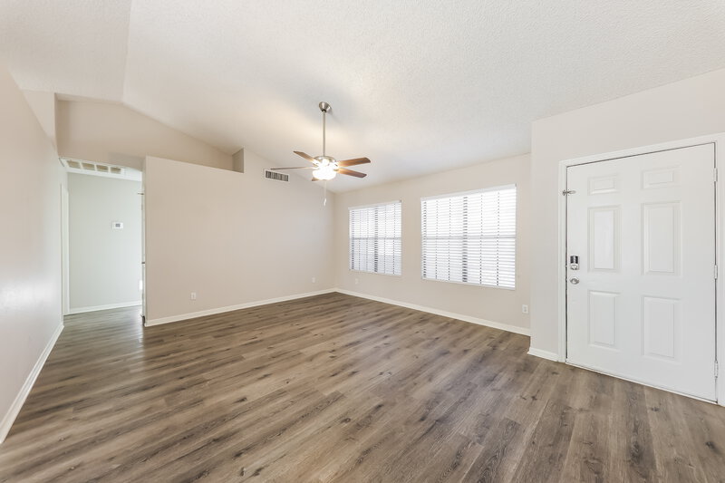 1,885/Mo, 6004 W Kings Ave Glendale, AZ 85306 Living Room View 3