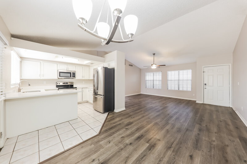 1,885/Mo, 6004 W Kings Ave Glendale, AZ 85306 Dining Room View 2