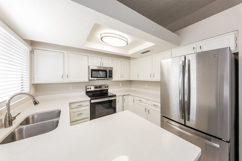 1,885/Mo, 6004 W Kings Ave Glendale, AZ 85306 Kitchen View