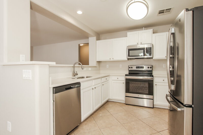 1,915/Mo, 10120 N 116th Ln Youngtown, AZ 85363 Kitchen View