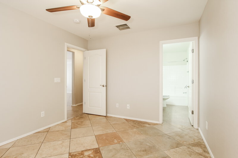 1,915/Mo, 10120 N 116th Ln Youngtown, AZ 85363 Main Bedroom View 2