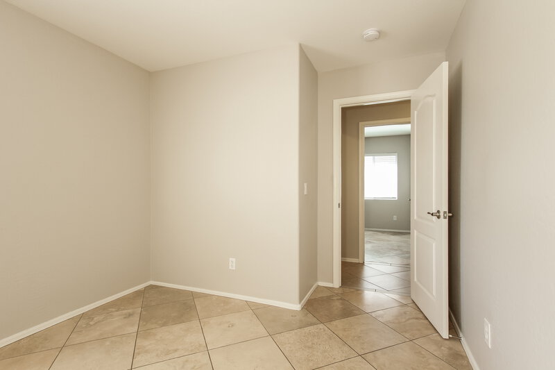 1,915/Mo, 10120 N 116th Ln Youngtown, AZ 85363 Bedroom View 3