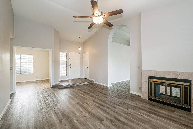 1,920/Mo, 11001 N 55th Ave Glendale, AZ 85304 Living Room View 2