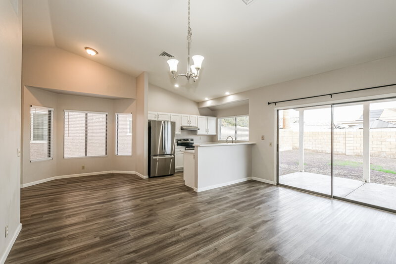 1,920/Mo, 11001 N 55th Ave Glendale, AZ 85304 Dining Room View