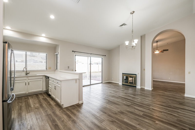 1,920/Mo, 11001 N 55th Ave Glendale, AZ 85304 Dining Room View 2